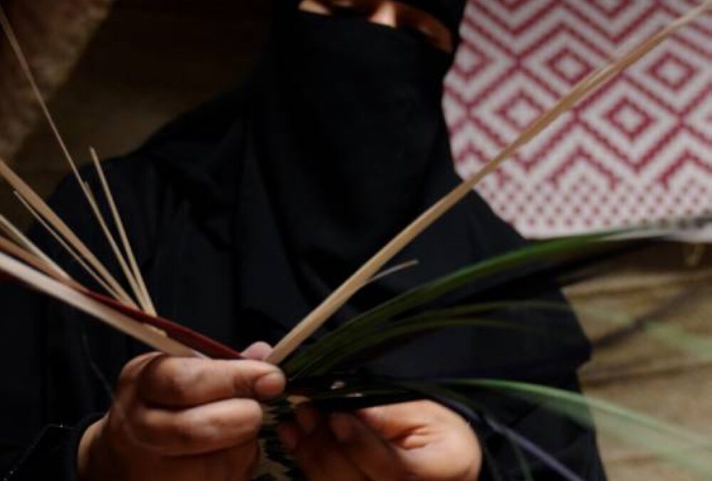 <p><strong>إطلاق مُبهر: محافظ القطيف يرعى فعالية «منتجون» لدعم الأسر المنتجة المحلية</strong></p>