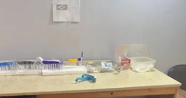 إغلاق 6 منشآت مخالفة ضمن حملة العلاج الحر في الإسماعيلية