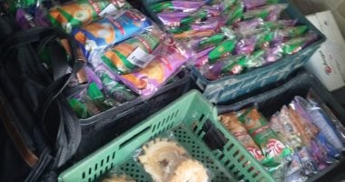 إغلاق مخزن أسوان للأغذية بسبب وجود حشرات وزيوت منتهية.