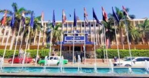 إغلاق معمل تحاليل في البحيرة يديره شخص بصفة طبيب.