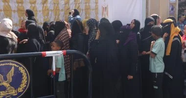 إقبال ملحوظ من النساء على مراكز اقتراع مجلس النواب في أسوان