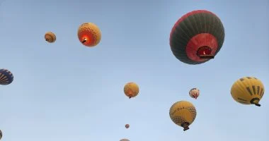 إقلاع 80 رحلة بالون تحمل 1740 سائحًا عالميًا، شاهد الصور إقلاع 80 رحلة بالون تحمل 1740 سائحًا عالميًا، شاهد الصور