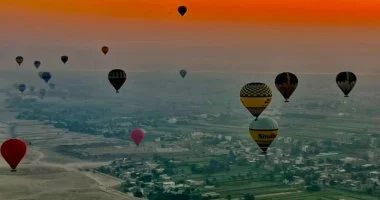 إلغاء رحلات البالون في الأقصر بسبب توقعات الرياح القوية صباحًا