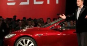 إيلون ماسك: سام ألتمان حصل على استرداد للمال مقابل سيارته تيسلا رودستر