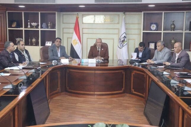 السكرتير العام ببني سويف يترأس الاجتماع الدوري لمجلس إدارة مشروع المواقف