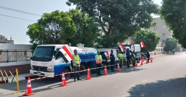 اجتماع رئيس مياه سوهاج مع المحافظ خلال انتخابات مجلس النواب.