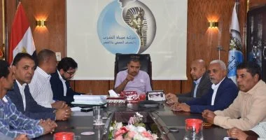 اجتماع لرئيس مياه الأقصر لمناقشة مشروع الصرف الصحي المتكامل بالصور