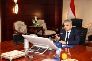 الفريق أسامة ربيع يجتمع مع ممثلي 20 جهة من الخطوط والتوكيلات الملاحية