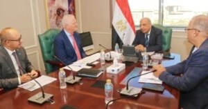وزير الكهرباء يبحث مع تحالف رينيرجى جروب بارتنرز مشروع متكامل للطاقات المتجددة