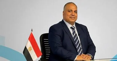 بعد زيادة الدولار 20 قرشاً خلال تعاملات اليوم.. خبير اقتصادى يوضح الأسباب