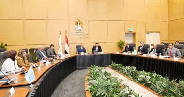 وزير الإسكان يستقبل محافظ بورسعيد لبحث استعدادت المحافظة للتعامل مع موسم الأمطار
