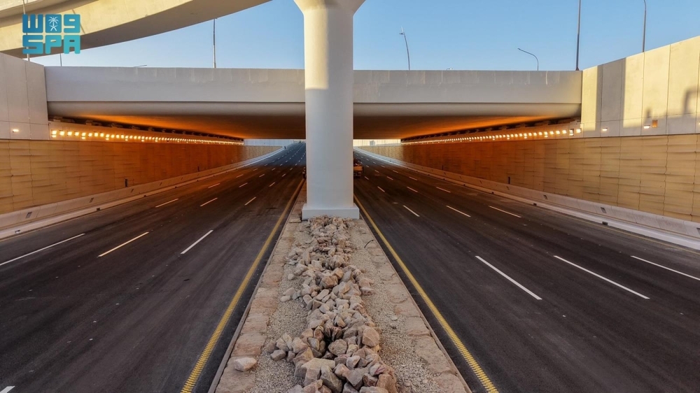 افتتاح جزئي لتقاطع ديراب مع طريق النفود يعزز حركة المرور في المنطقة