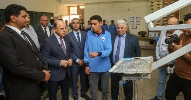 افتتاح محافظ كفرالشيخ قسمين جديدين بمدرسة الشهيد خالد السواحلي