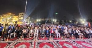 الآلاف من سكان الأقصر يشاهدون افتتاح المتحف في ساحة أبو الحجاج بفيديو.