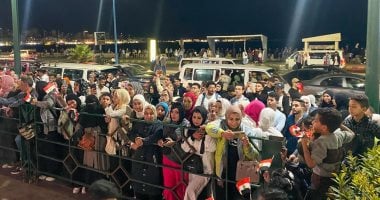 الآلاف يشاهدون افتتاح المتحف المصري الكبير على 204 شاشات في الإسكندرية