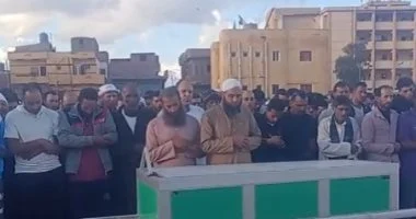 الآلاف يودعون عروس كفر الشيخ ضحية الطعن خلال شهر العسل فيديو