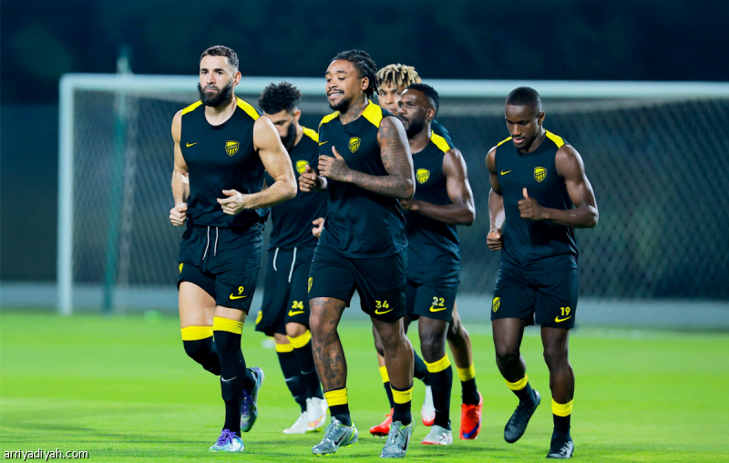 الاتحاد يسعى لتحقيق الفوز الخامس أمام الشارقة في جدة