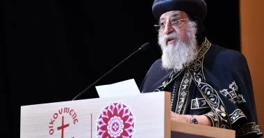 البابا تواضروس يقدس رسامة سبعة كهنة جدد وترقية ثلاثة بالإسكندرية اليوم