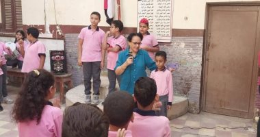 التلميذ في قنا وجد أسورة ذهبية بالفناء وأعادها للأخصائي