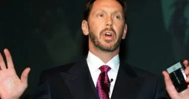 من هو الرجل الوحيد الذى يسيطر على بيانات نصف العالم؟