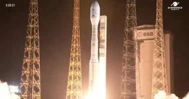 الصين تواصل توسعها بأبحاث الفضاء بإطلاق ثلاثة أقمار صناعية تجريبية جديدة