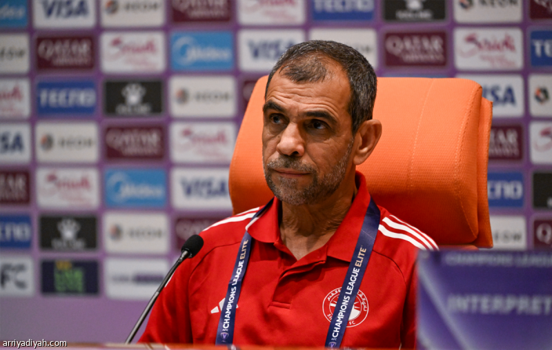 المدرب النمر يتوقع مواجهة قوية بين الشارقة والأهلي في دوري الأبطال