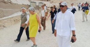 المستشارة الفيدرالية السويسرية تزور المعالم الأثرية في الأقصر بشرقها وغربها