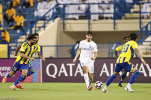 الهلال يحقق انتصاره السادس بفارق هدف في مباراة مثيرة