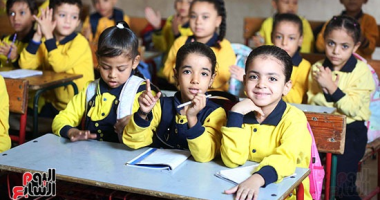 انتظام الدراسة في مدارس سوهاج واستثناء المدارس المخصصة للانتخابات