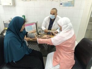 فحوصات وتحاليل طبية.. 7 قوافل علاجية في المنيا تخدم أكثر من 6600 مواطن خلال أكتوبر فحوصات وتحاليل طبية.. 7 قوافل علاجية في المنيا تخدم أكثر من 6600 مواطن خلال أكتوبر