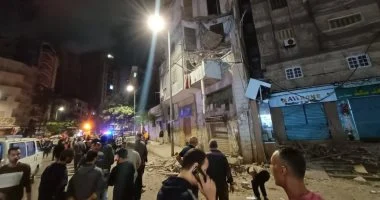 انهيار جزئي بعقار في شارع جمال عبد الناصر بالإسكندرية يضر سيارتين.