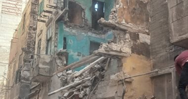 انهيار جزئي لعقار قريب من المنزل المنهار في اللبان