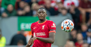 باريس سان جيرمان يستهدف مدافع ليفربول بعد خروجه من حسابات ريال مدريد