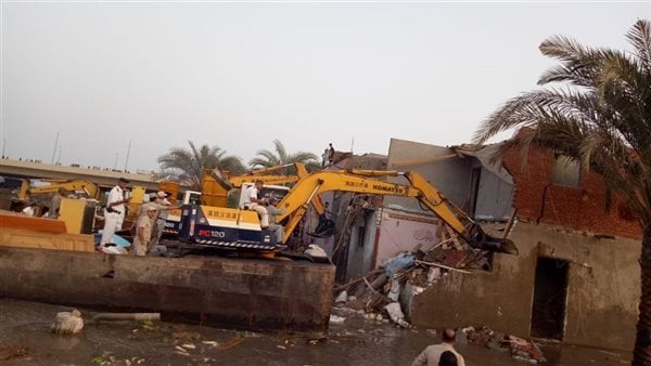 إزالة 164 مبنى مخالفا على أراضي طرح النهر بالمنوفية