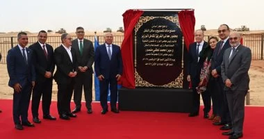 وضع حجر الأساس لمصنع ماك الجديد لتصنيع وسائل النقل في المنطقة الصناعية