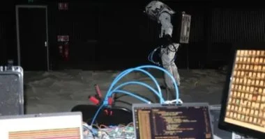 بدلة جديدة مزودة بعضلات اصطناعية قد تساعد رواد الفضاء فى استكشاف القمر والمريخ