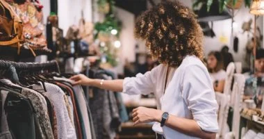 برج الجدى و3 أبراج ما بتشتريش إلا من البراندات.. اعرف أسبابهم