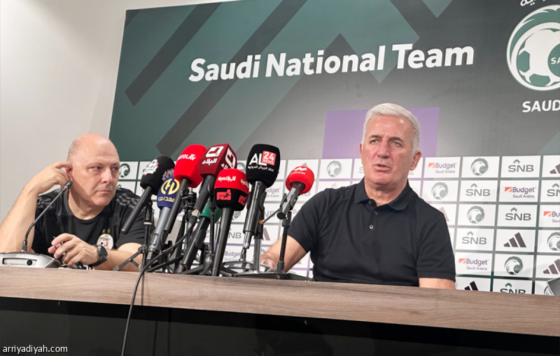 بيتكوفيتش يصر على ضم محرز وعوار لقائمة كأس إفريقيا 2025