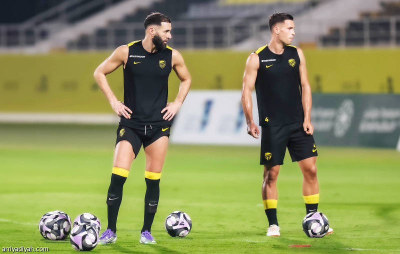 تجاوز بنزيما الإصابة ويستعد للمشاركة في ديربي الاتحاد المرتقب