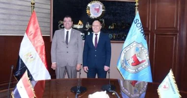 تجديد تعيين مساعد أمين جامعة سوهاج لسنة إضافية