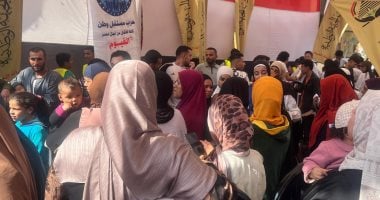 تجمعات كبيرة من الناخبين في لجان الفيوم الانتخابية