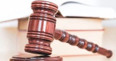 من المؤبد إلى 15 سنة مشددة.. تخفيف الحكم لـ "كهربائي أفراح" قتل زوجته خنقًا في الخانكة