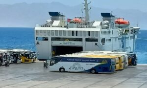 تداول 12 ألف طن بضائع و642 شاحنة بموانئ البحر الأحمر وانتظام حركة الملاحة