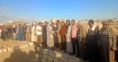 تشييع جثمان مؤذن مسجد السيدة زينب في موطنه بالفيوم