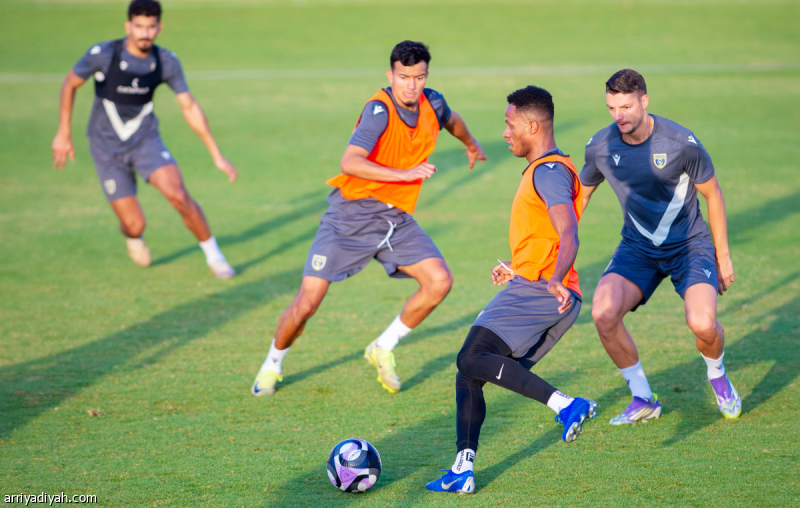 تعاون فريق كرة القدم يستعد لمعسكر خارجي في الدوحة استعدادا لكأس العرب