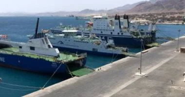 تم تداول 97 ألف طن و854 شاحنة بضائع متنوعة في موانئ البحر الأحمر