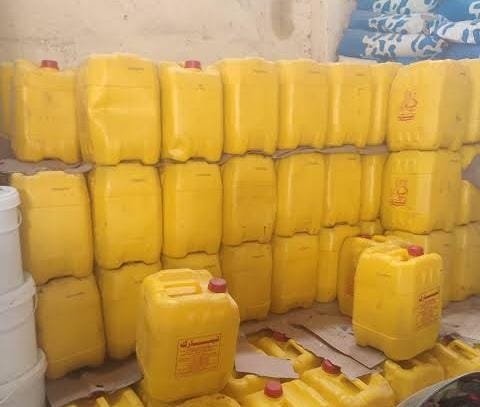 تموين القليوبية يضبط مواد غذائية مجهولة المصدر بشبرا الخيمة