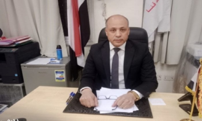 تموين قنا تضبط 228 عبوة مستحضرات تجميل منتهية الصلاحية داخل محل عطارة بدشنا