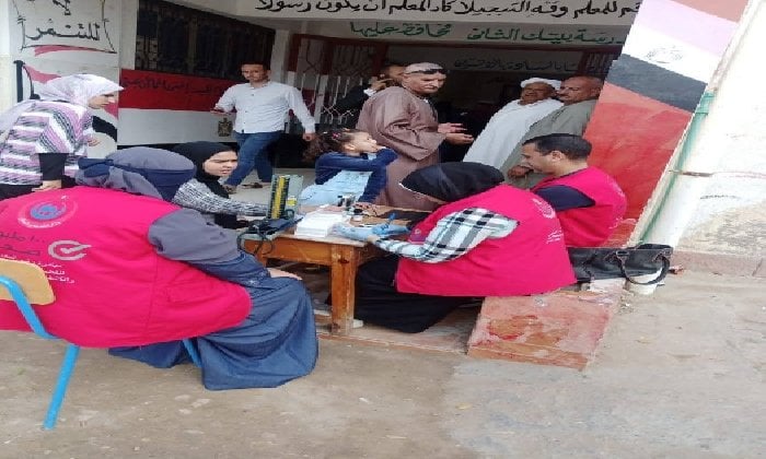 لليوم الثاني.. الفرق الطبية تواصل انتشارها أمام لجان الانتخابات بالبحيرة