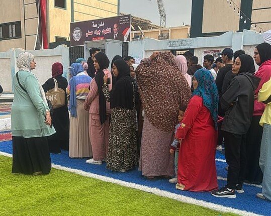 توافد الناخبين على لجان الاقتراع في انتخابات مجلس النواب بالباجور